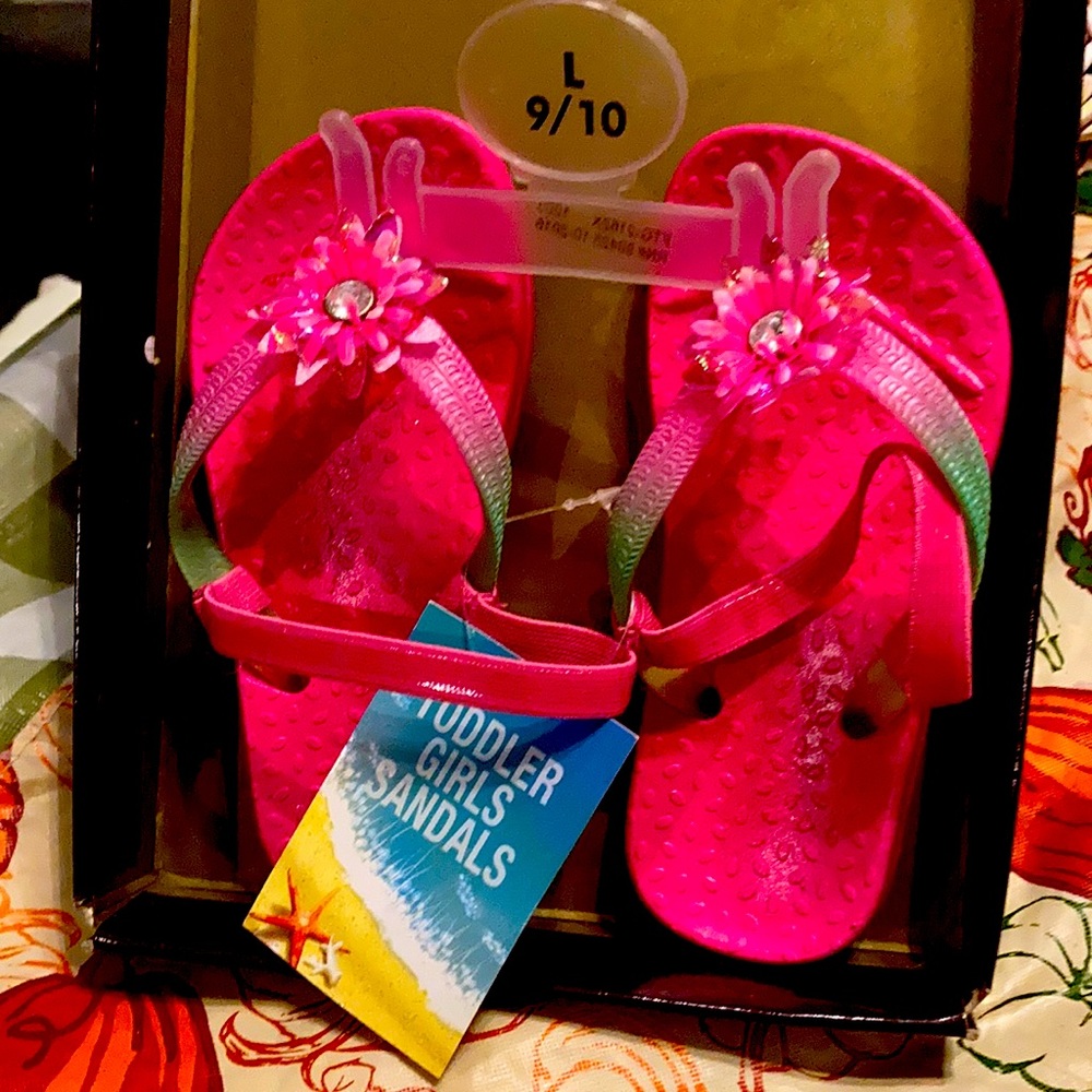 GIRL FLIP flops